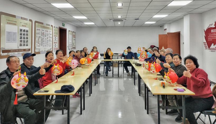 j9九游会-真人游戏第一品牌南宫社区展开迎新年“创意灯笼点亮美满”运动